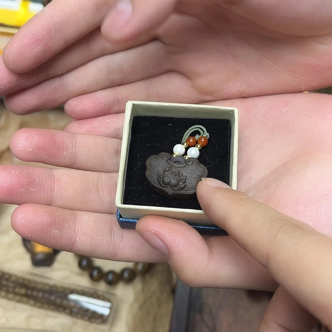 大叶紫檀（黑酸枝木类）