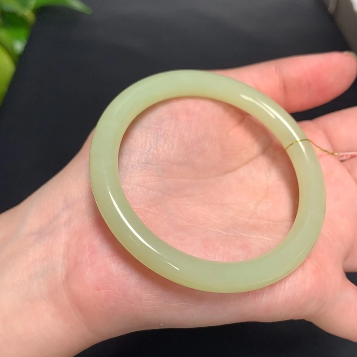 和田玉手镯未镶嵌56