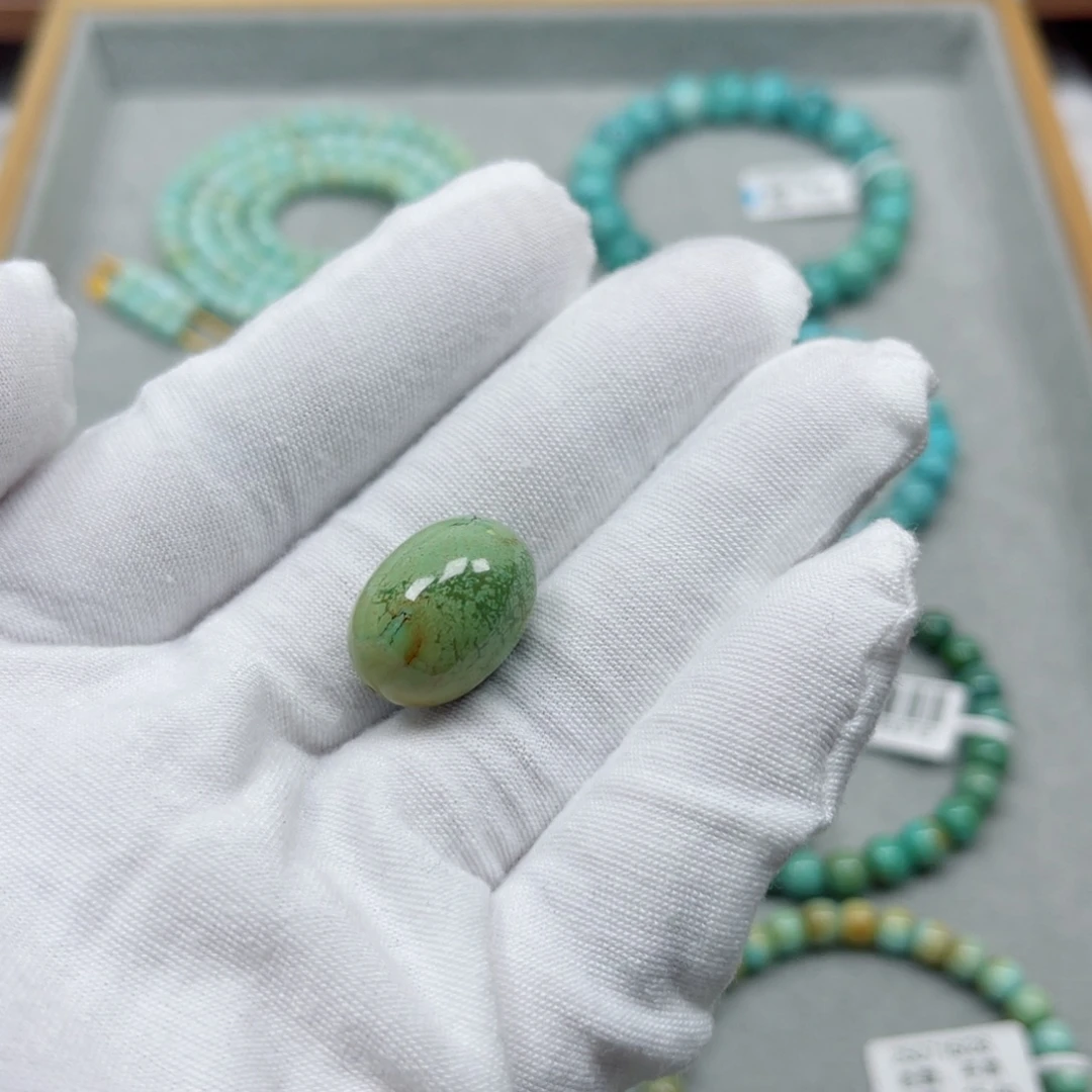 绿松石未镶嵌挂件