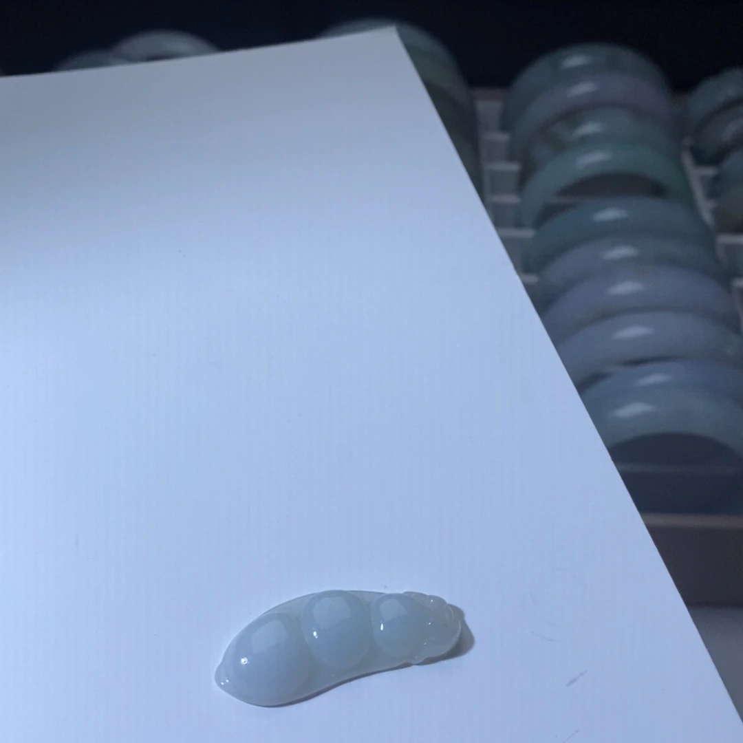 颈饰未镶嵌翡翠好