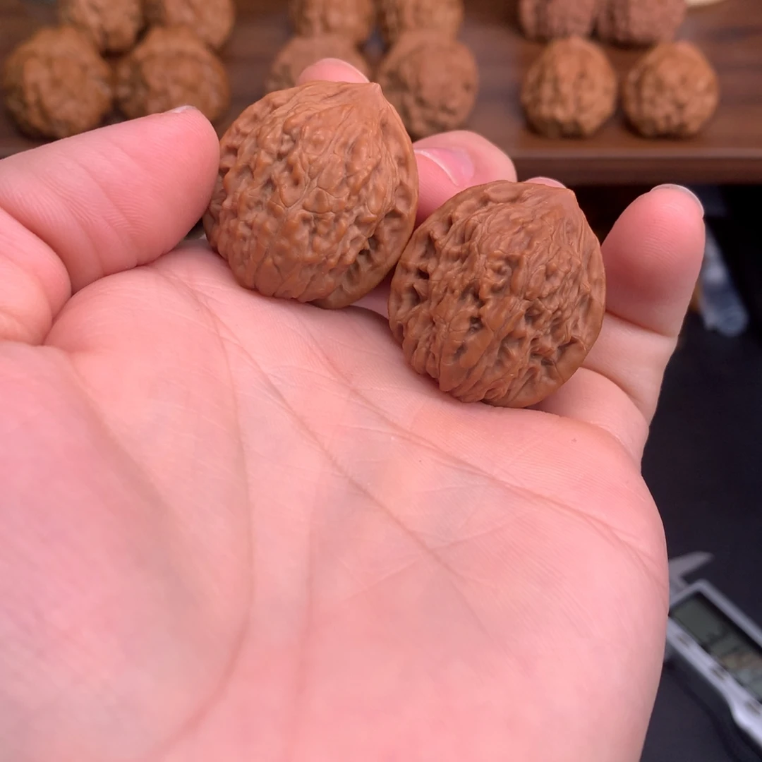 文玩核桃吊坠30小红