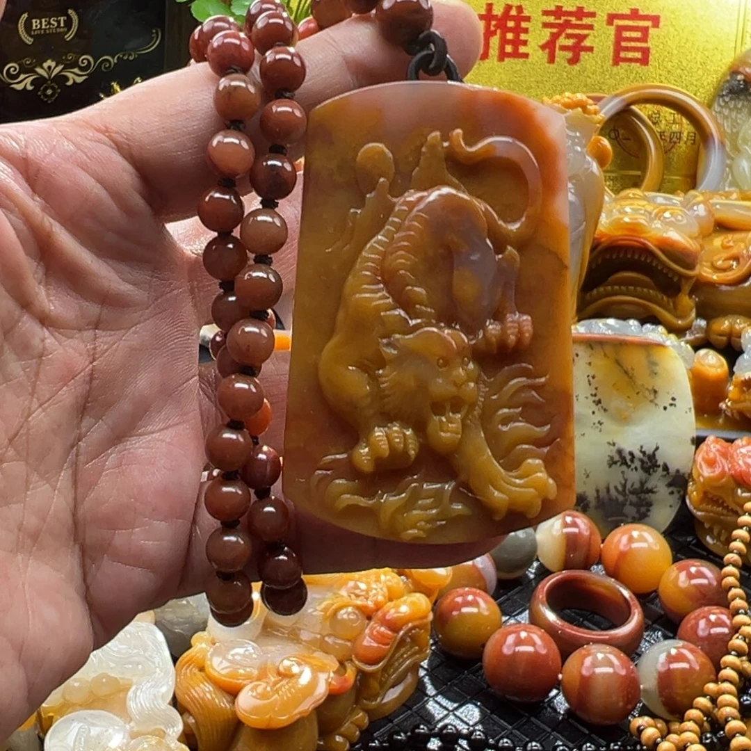 石英质玉未镶嵌颈饰