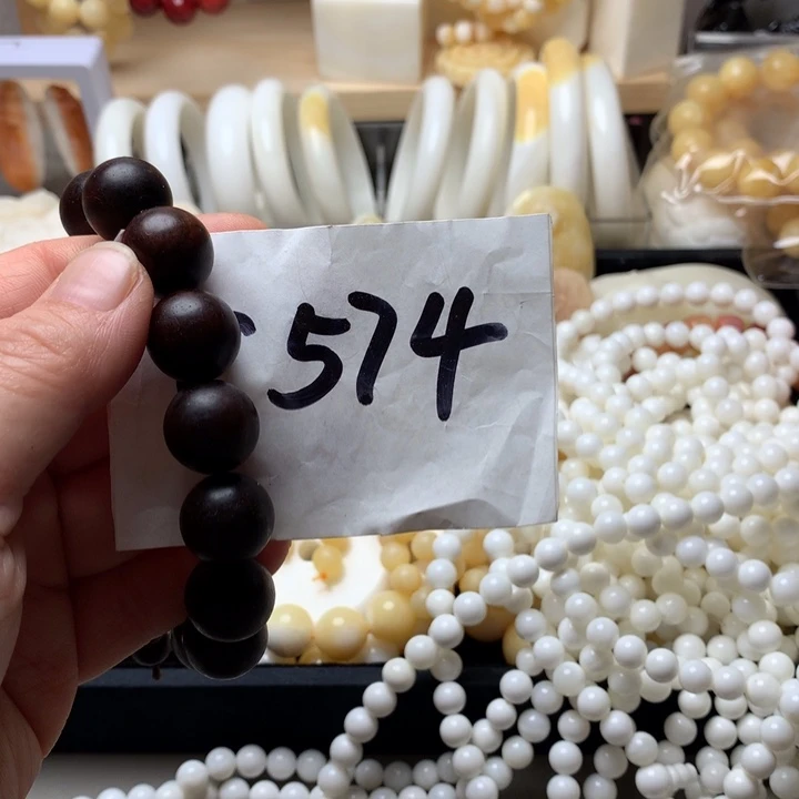 大果紫檀（缅甸花梨）574。0.8白108