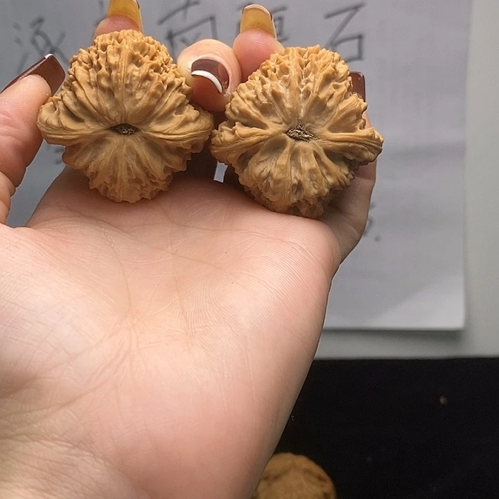 勒***弟吊坠文玩核桃涿鹿