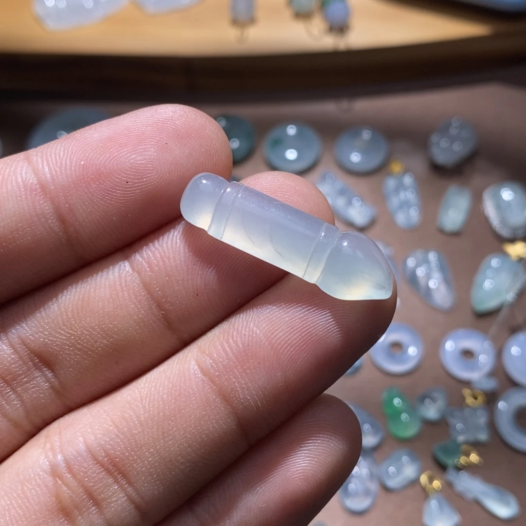 翡翠未镶嵌手链白冰毛笔