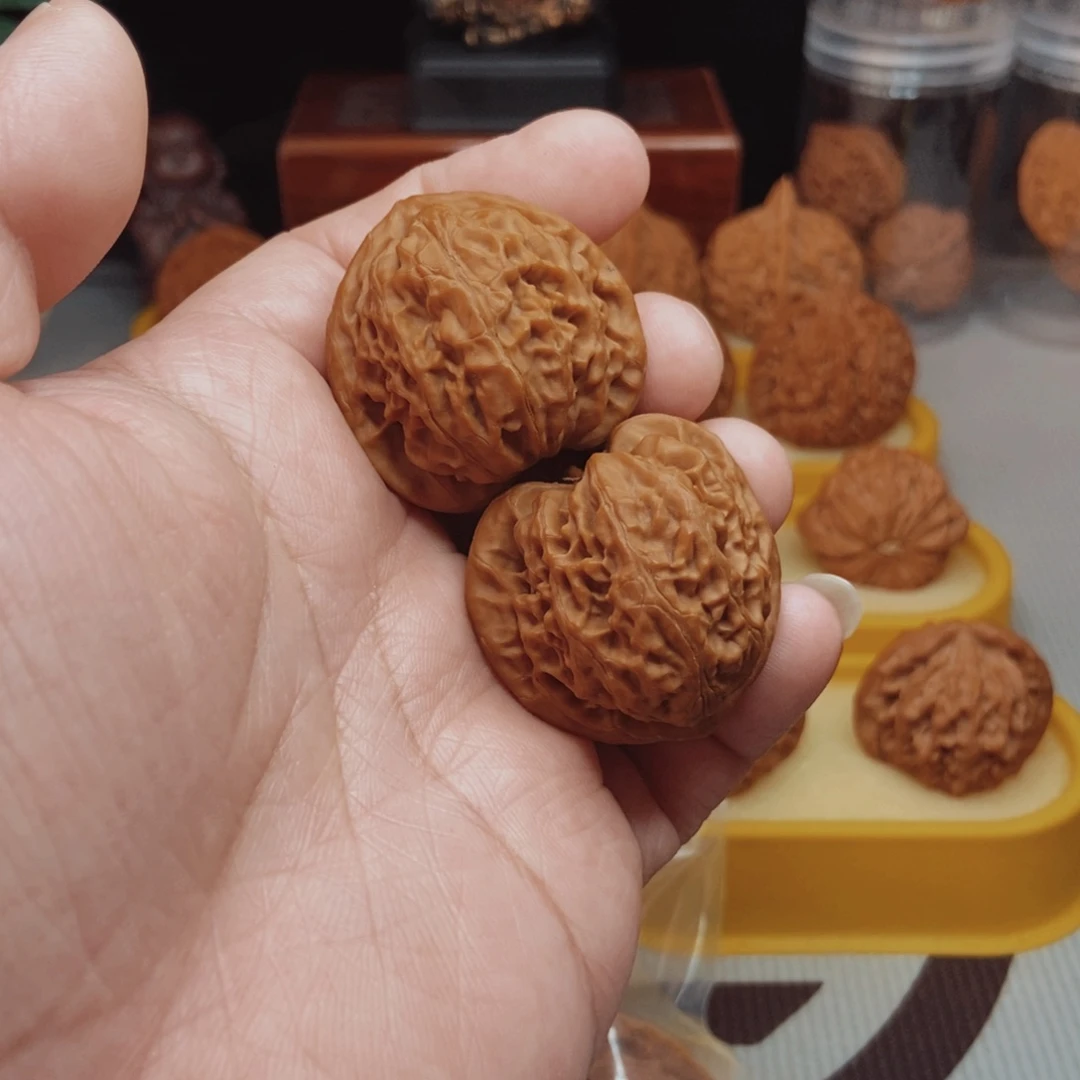 福利宫灯核桃手把件！！