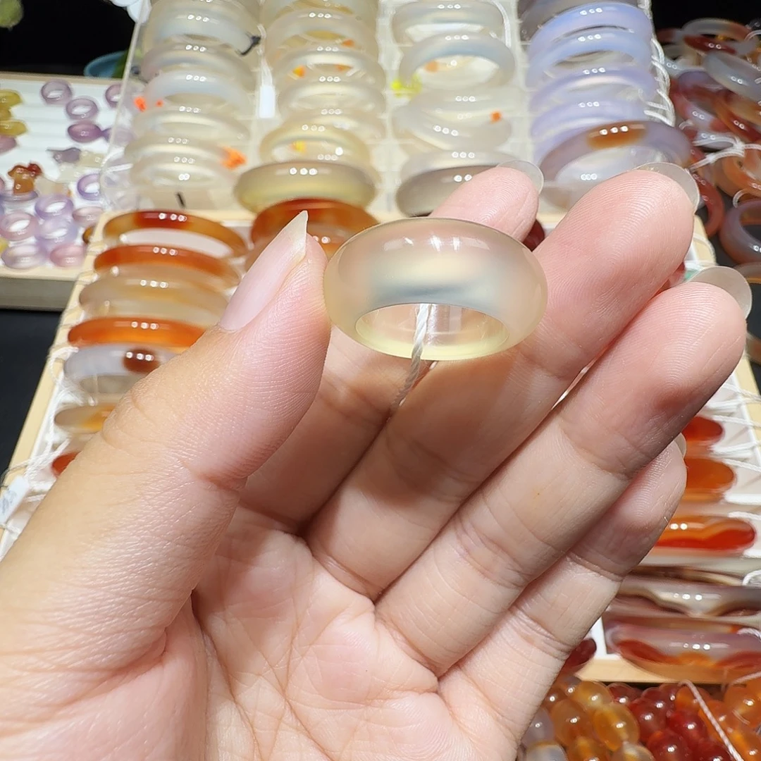 未镶嵌戒圈玛瑙/玉髓