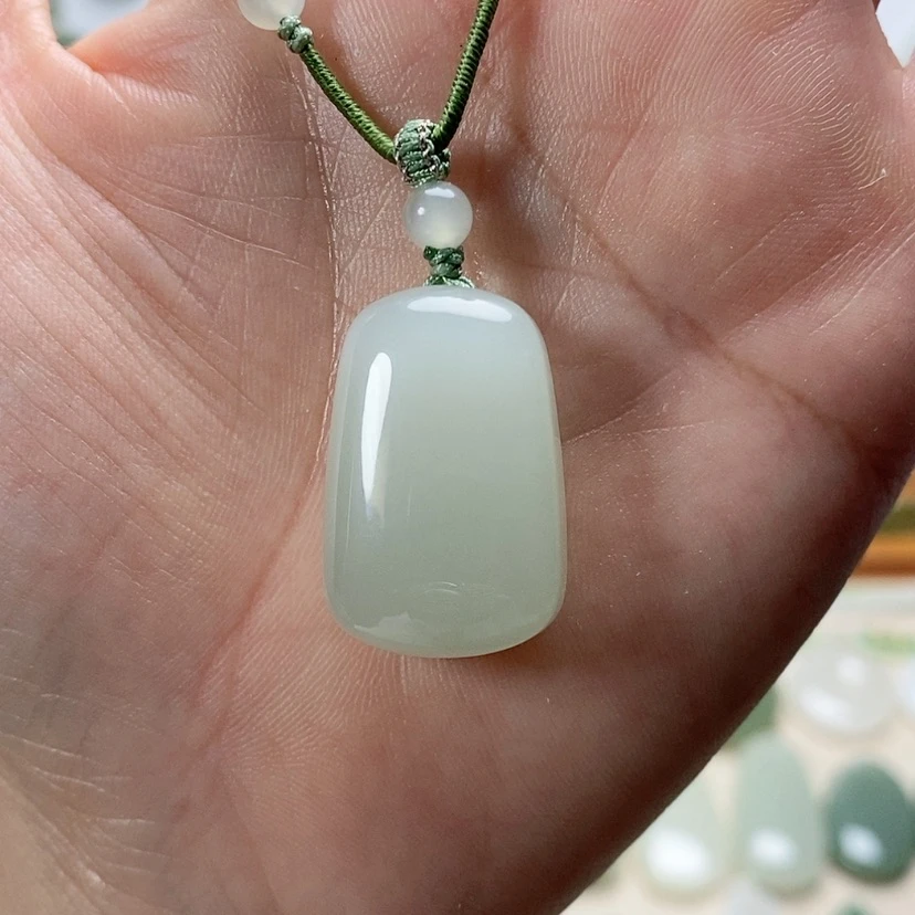 【闪购商品】颈饰未镶嵌和田玉