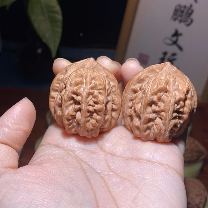 文玩核桃吊坠三羊谷