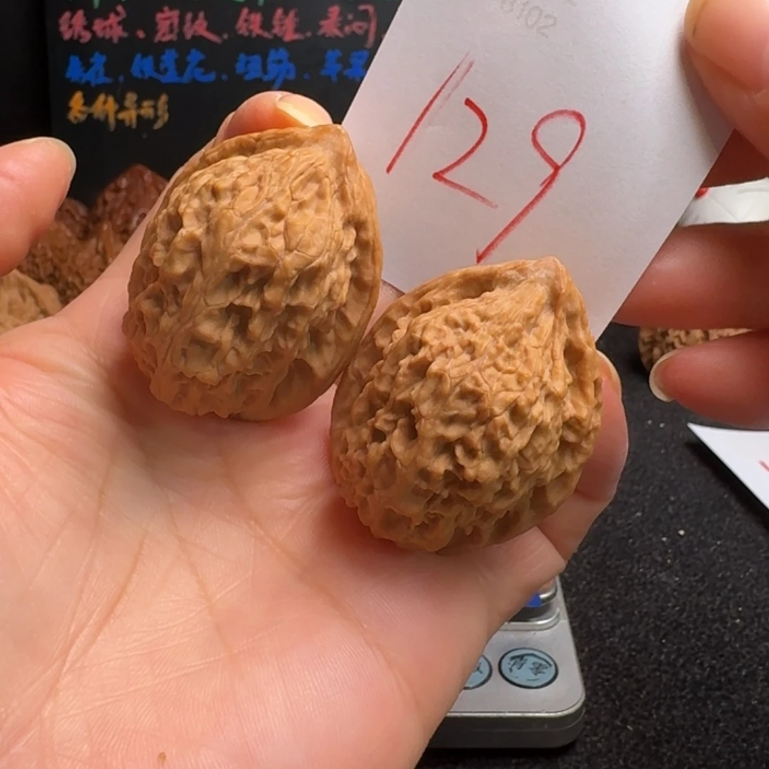 回***首把件文玩核桃肚38沈鸡