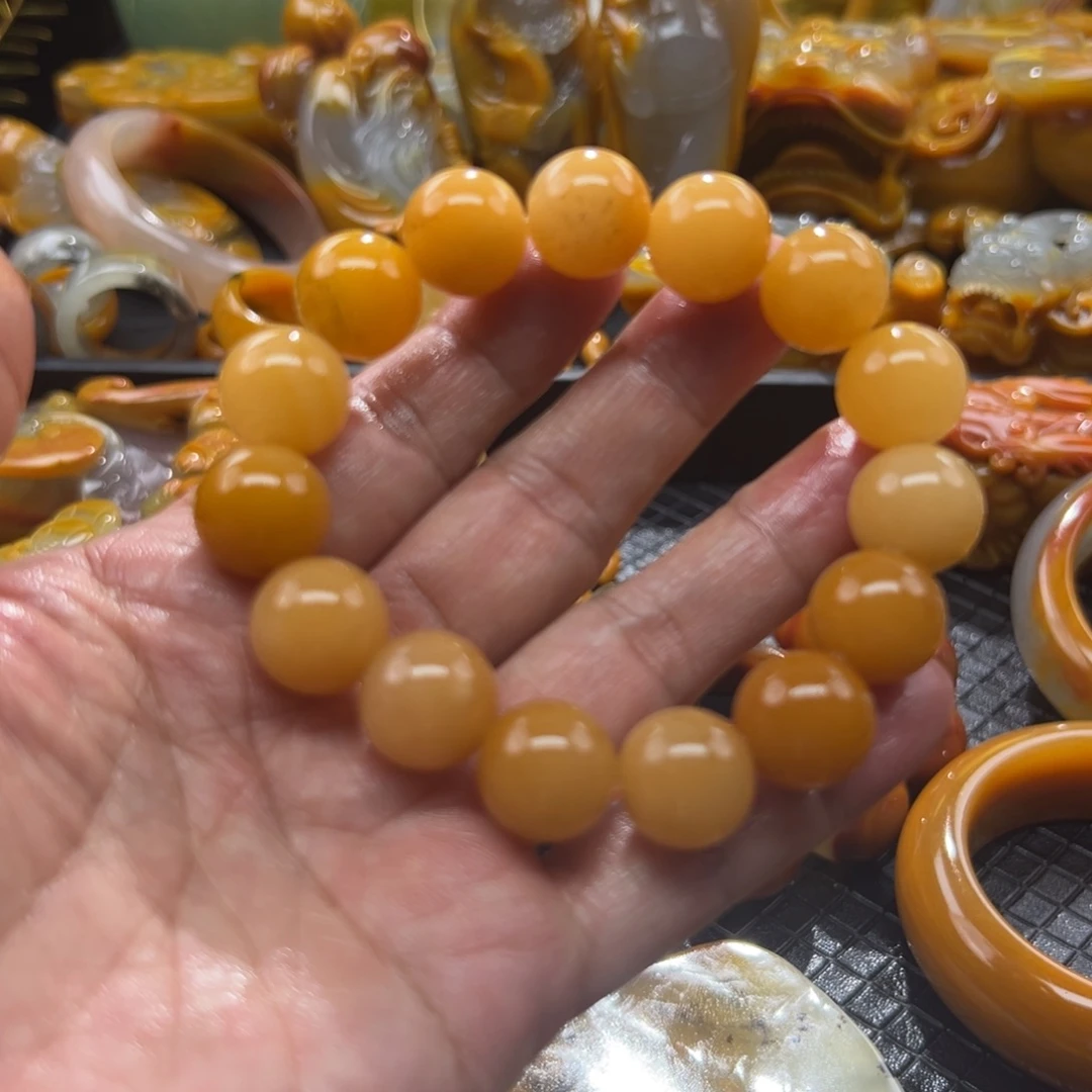 石英质玉未镶嵌颈饰