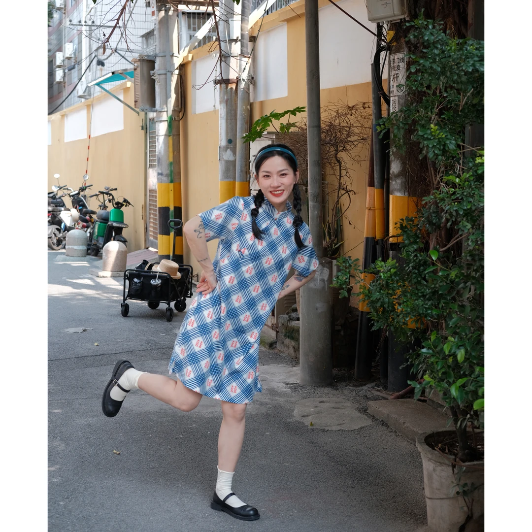 阿美商店复古喜字印花小众蓝色格纹短袖旗袍新中式连衣裙结婚写真