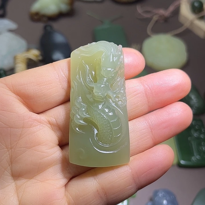 和田玉未镶嵌颈饰