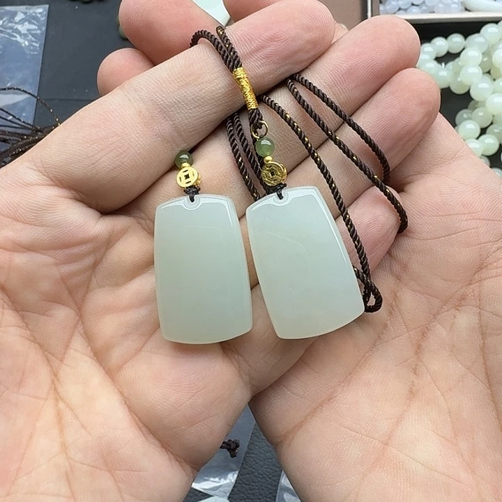 和田玉未镶嵌颈饰新疆金山矿钢板料无事牌多样性发一