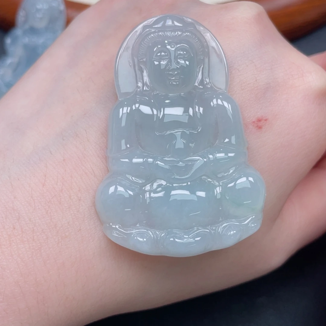翡翠未镶嵌颈饰观音