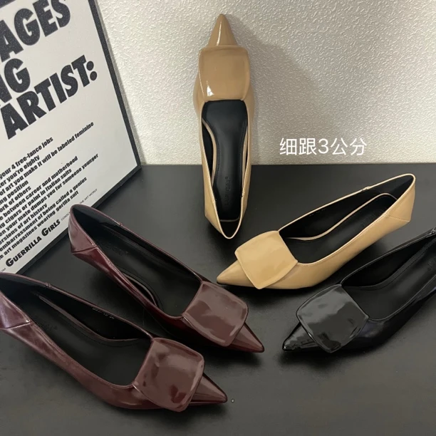 【细跟3cm】2025秋季新款小众尖头浅口高跟鞋气质百搭酒红色单鞋女