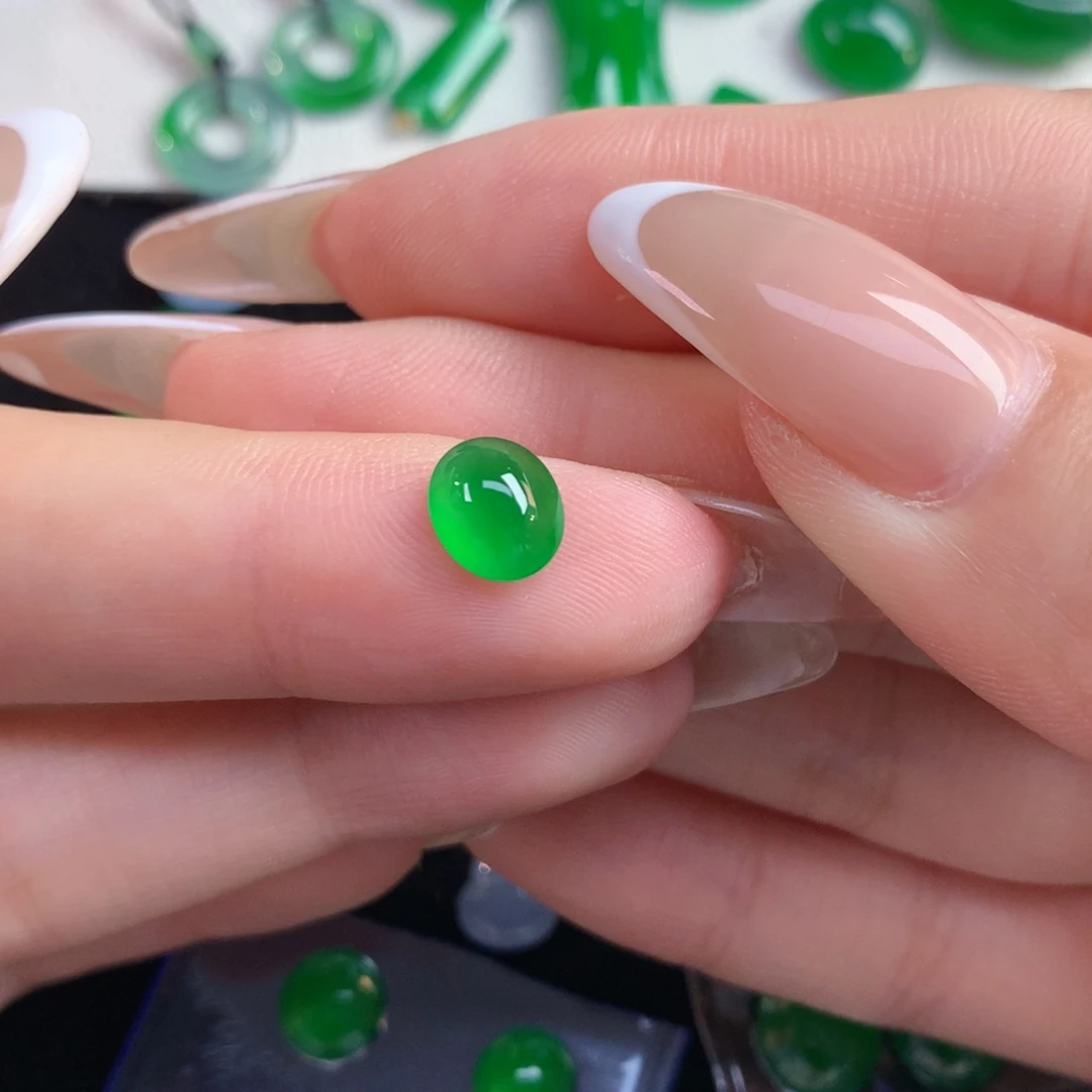 翡翠裸石8.0-6.81-3.65