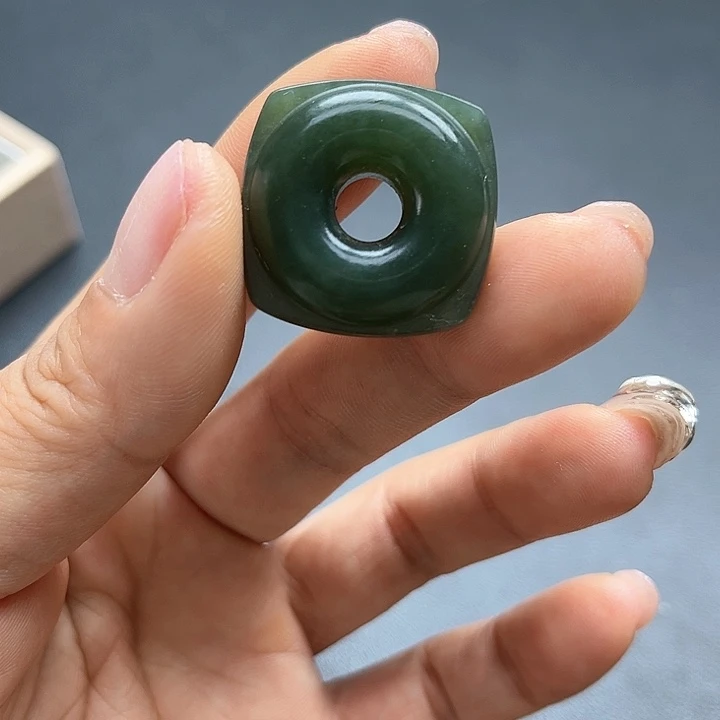 【闪购商品】颈饰未镶嵌和田玉