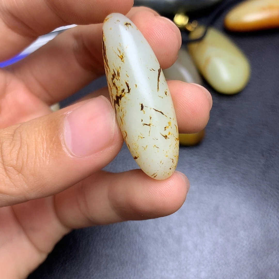 未镶嵌和田玉（糖玉）挂件