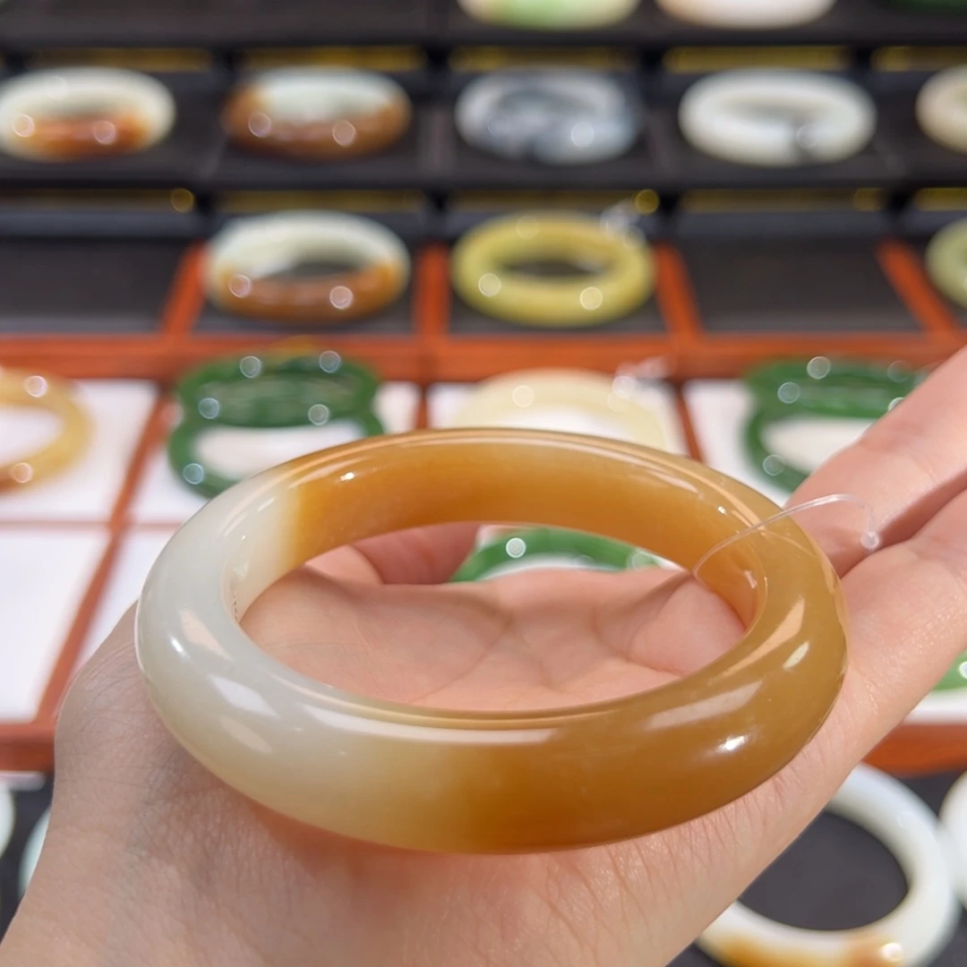 和田玉（糖玉）手镯未镶嵌浓金桔