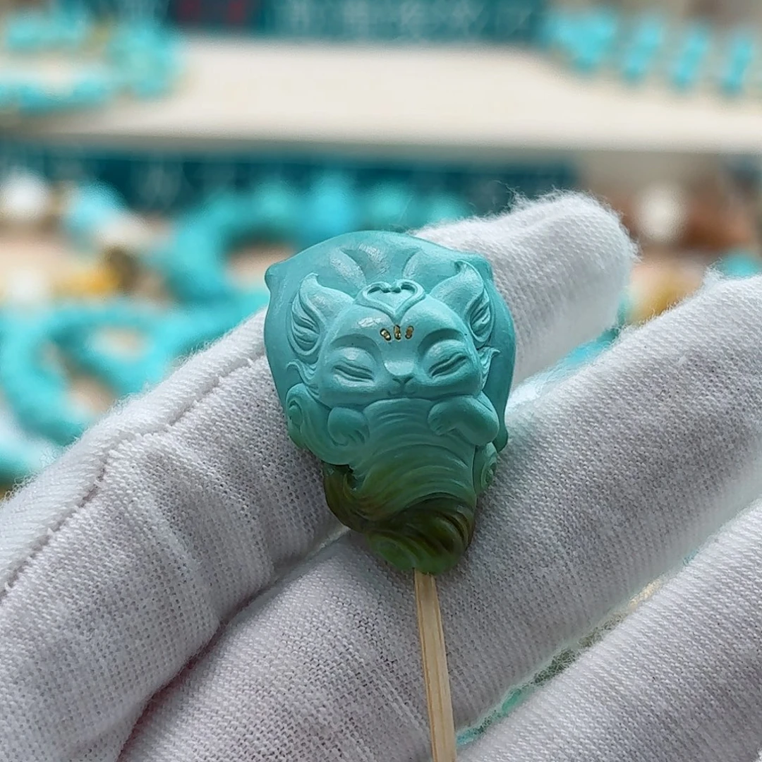 绿松石未镶嵌珠宝奇石