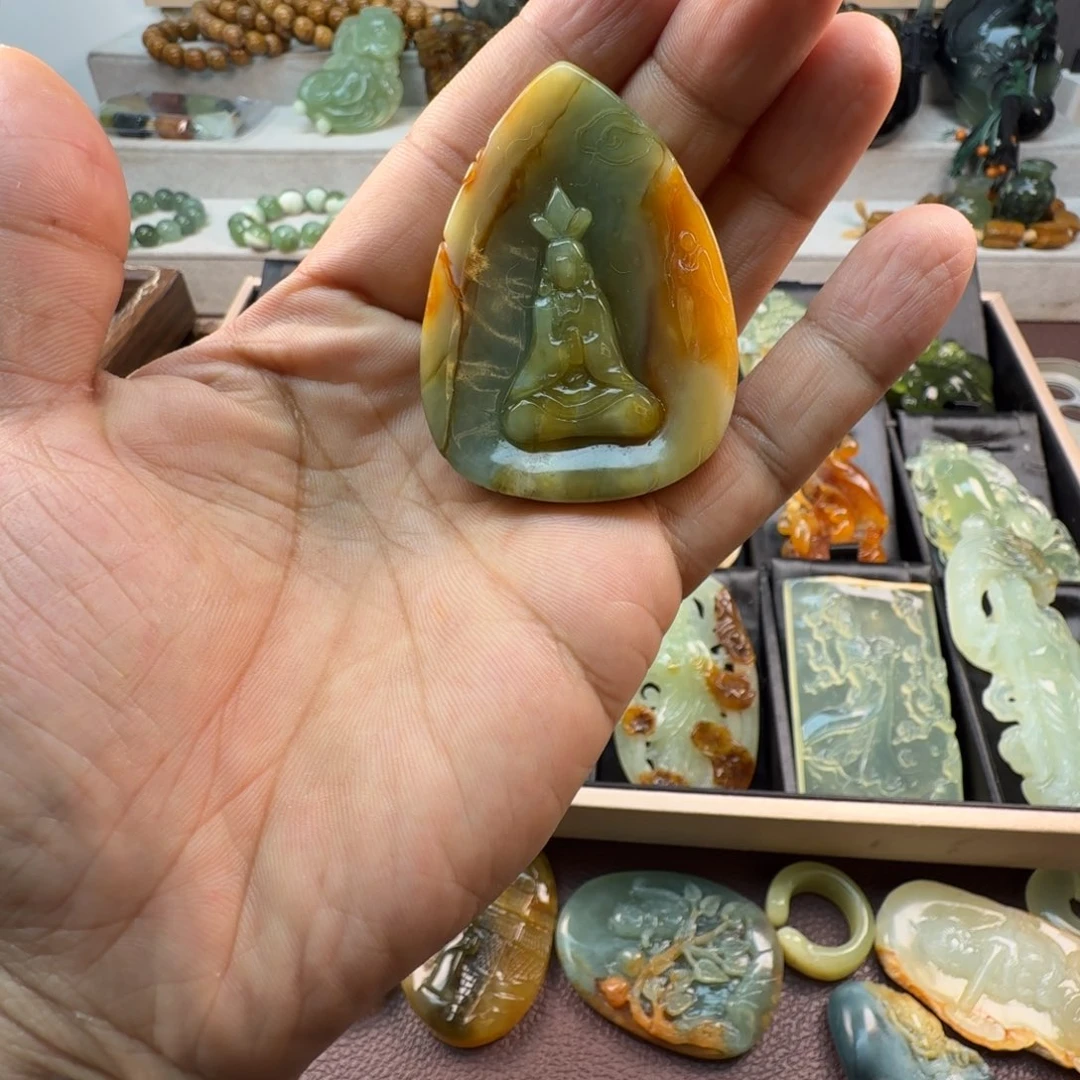 蛇纹石玉未镶嵌颈饰