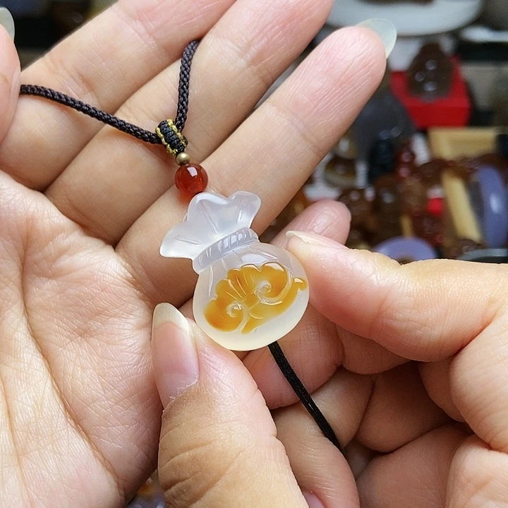 未镶嵌颈饰玛瑙/玉髓