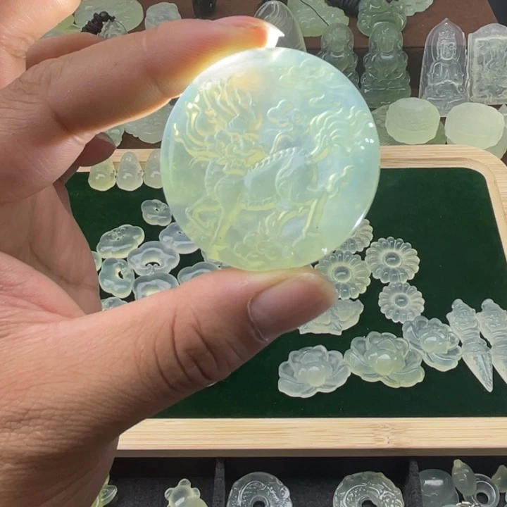 未镶嵌蛇纹石玉颈饰