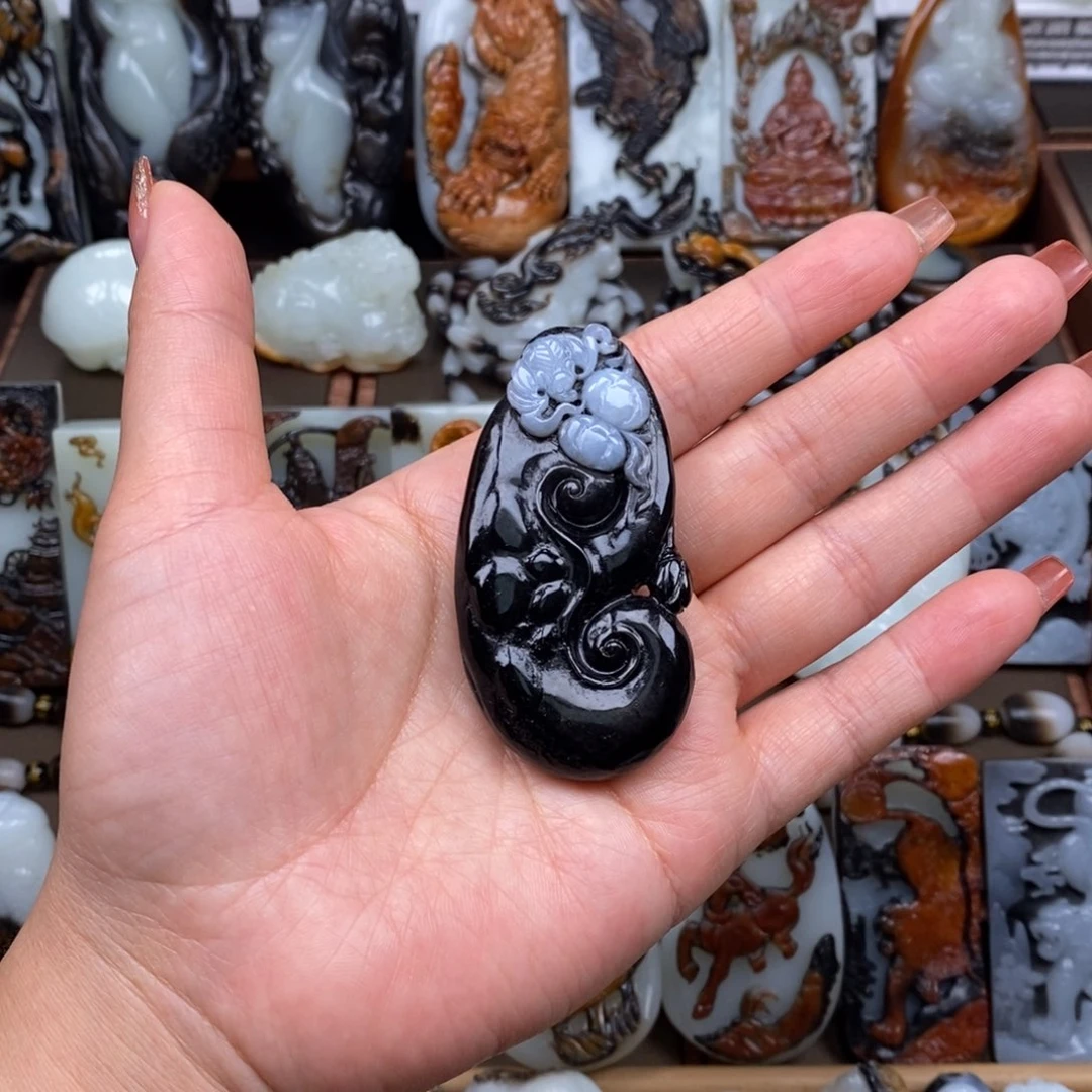 颈饰未镶嵌和田玉