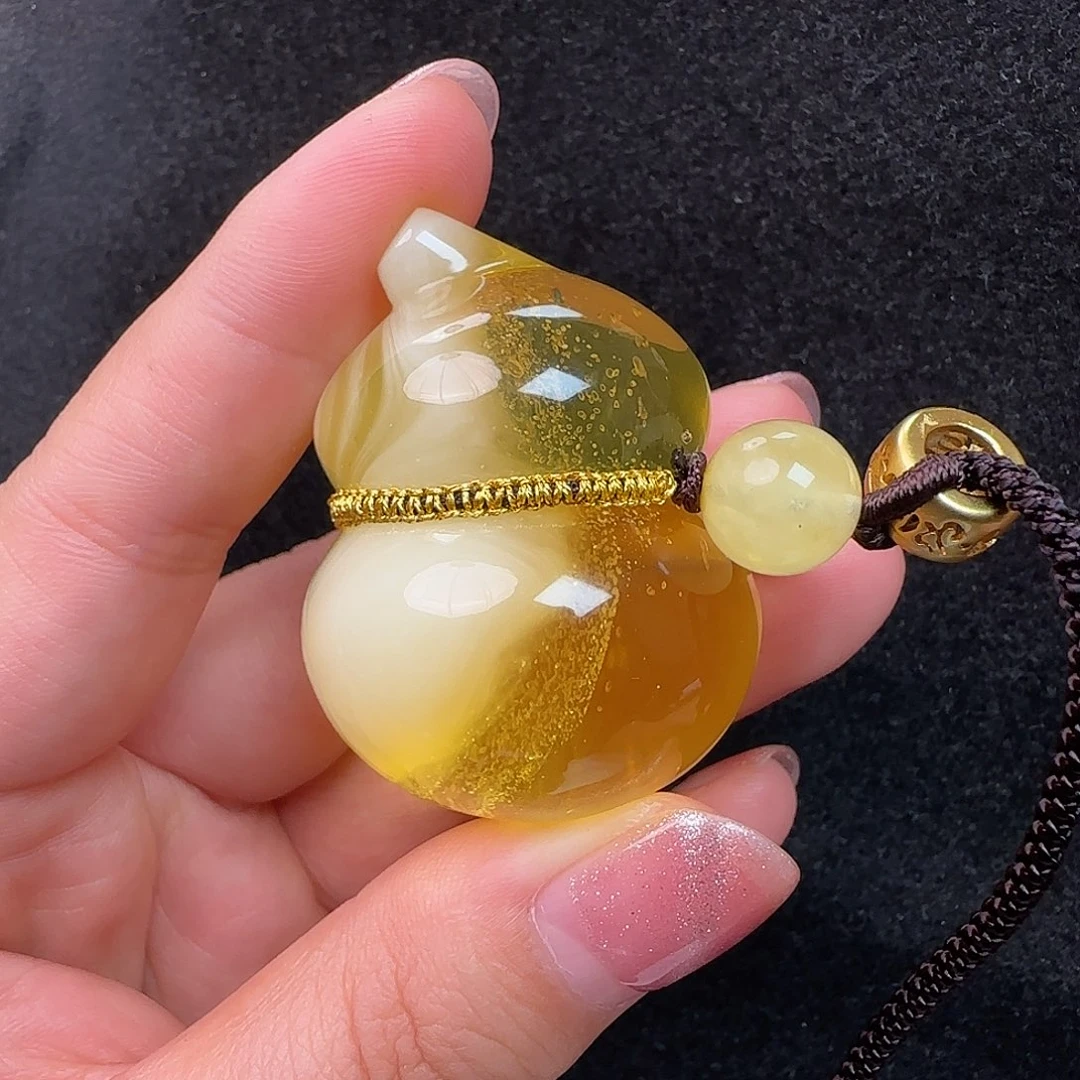 蜜蜡未镶嵌珠宝奇石