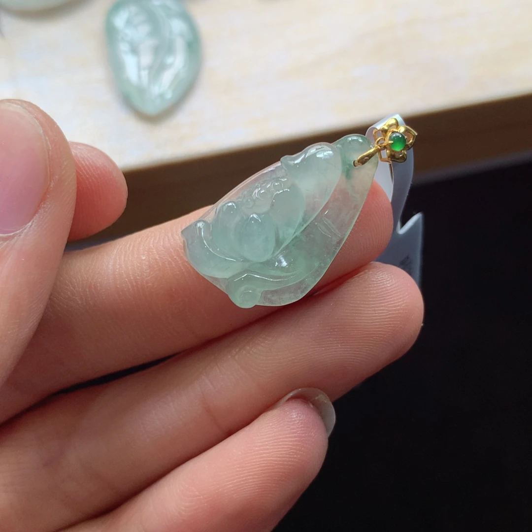 翡翠未镶嵌颈饰吊坠