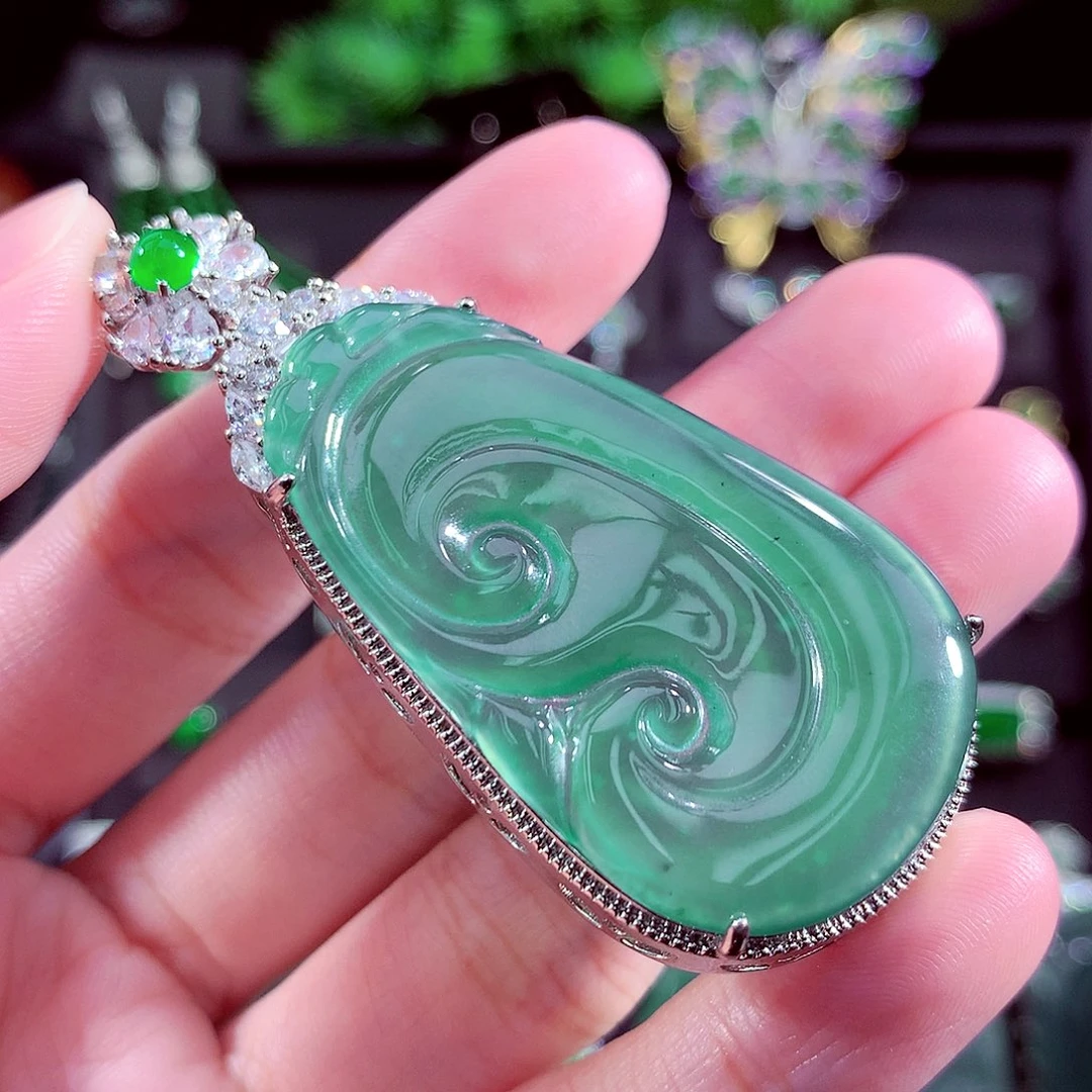 颈饰未镶嵌翡翠天然