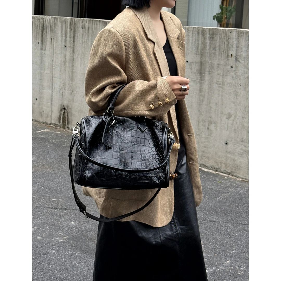 JISHE即奢高定款头层牛皮鳄鱼纹26新年潮品波士顿枕头包 AL1672-1