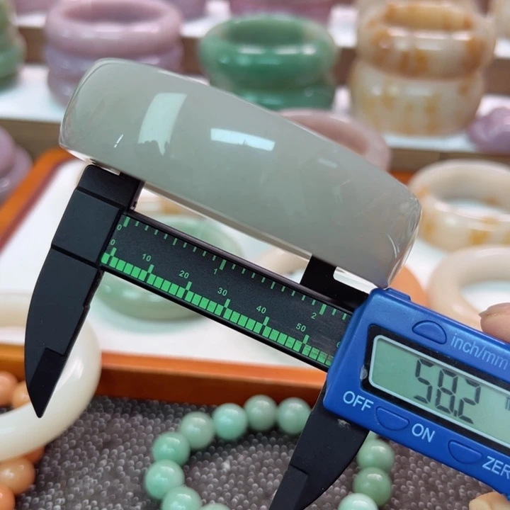 石英质玉手镯合金