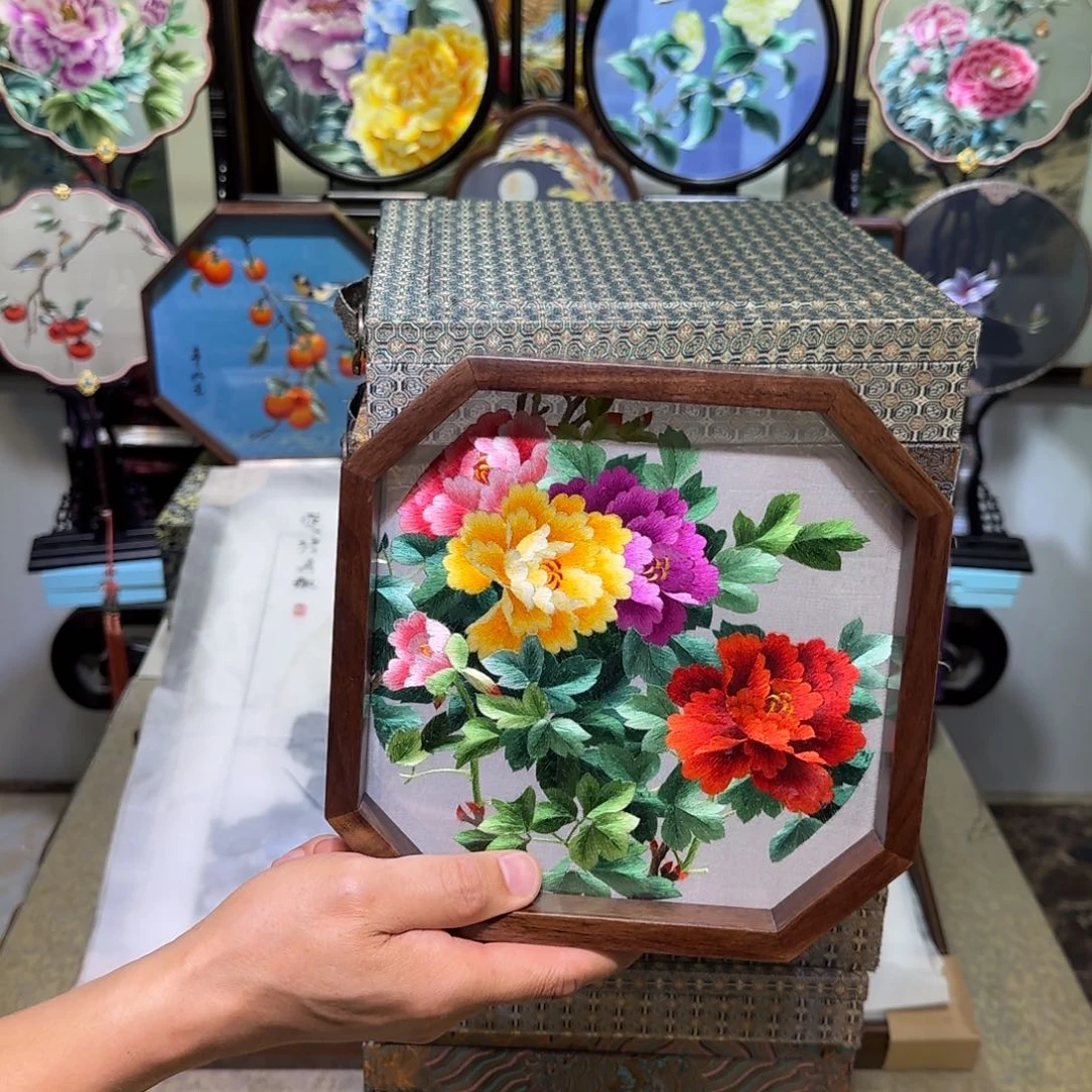 刺绣刺绣工艺精湛异色