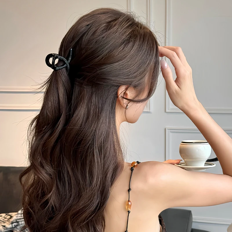 高级感简约百搭半扎发抓夹2025新款气质盘发鲨鱼夹中号发夹子发卡