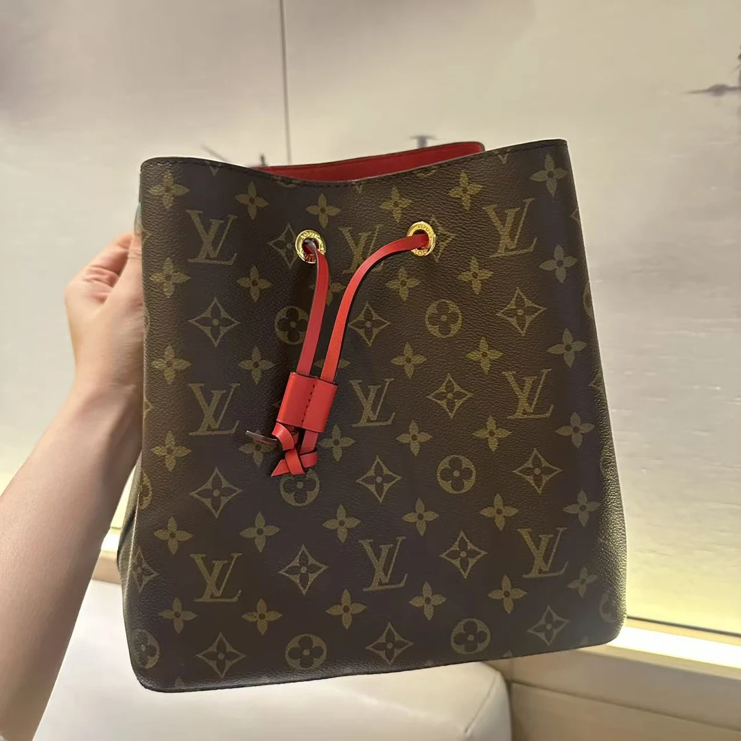 95新 LouisVuitton/路易威登 红水桶/二奢包包