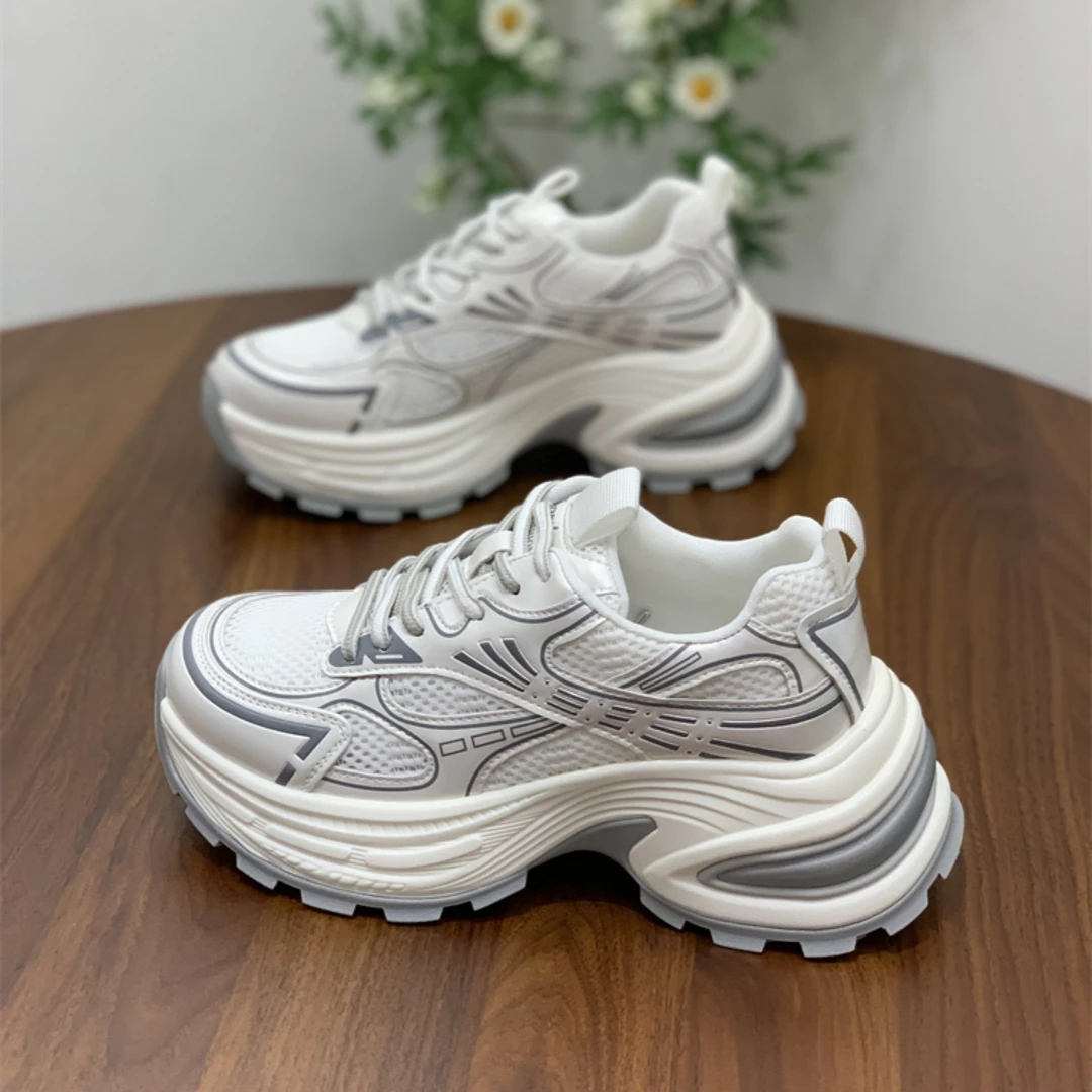 新款厚底小蛮腰时尚显瘦休闲鞋女2025春夏高级感炸街不累脚老爹鞋