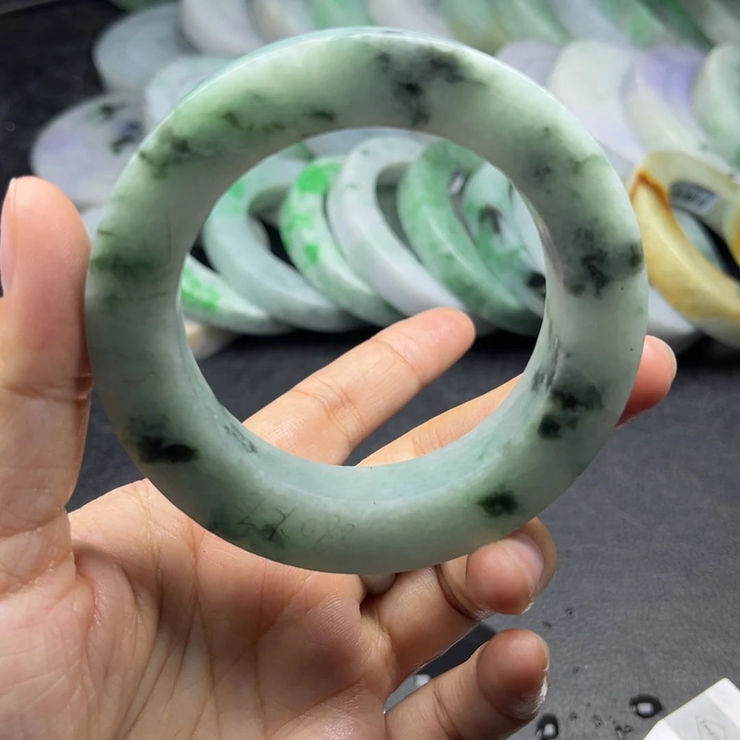 未镶嵌翡翠手镯定制翡翠