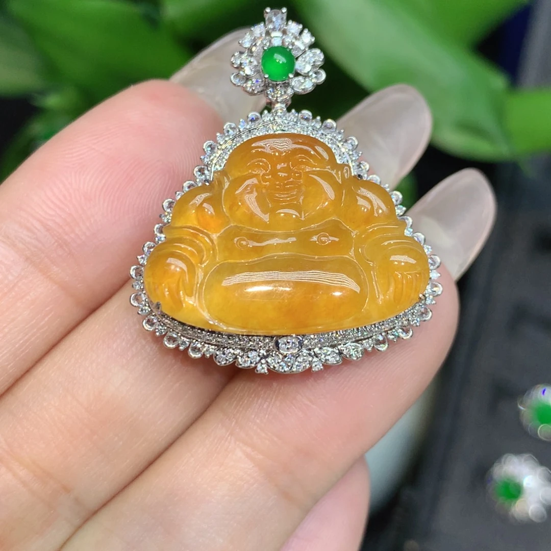 翡翠18K金镶嵌颈饰