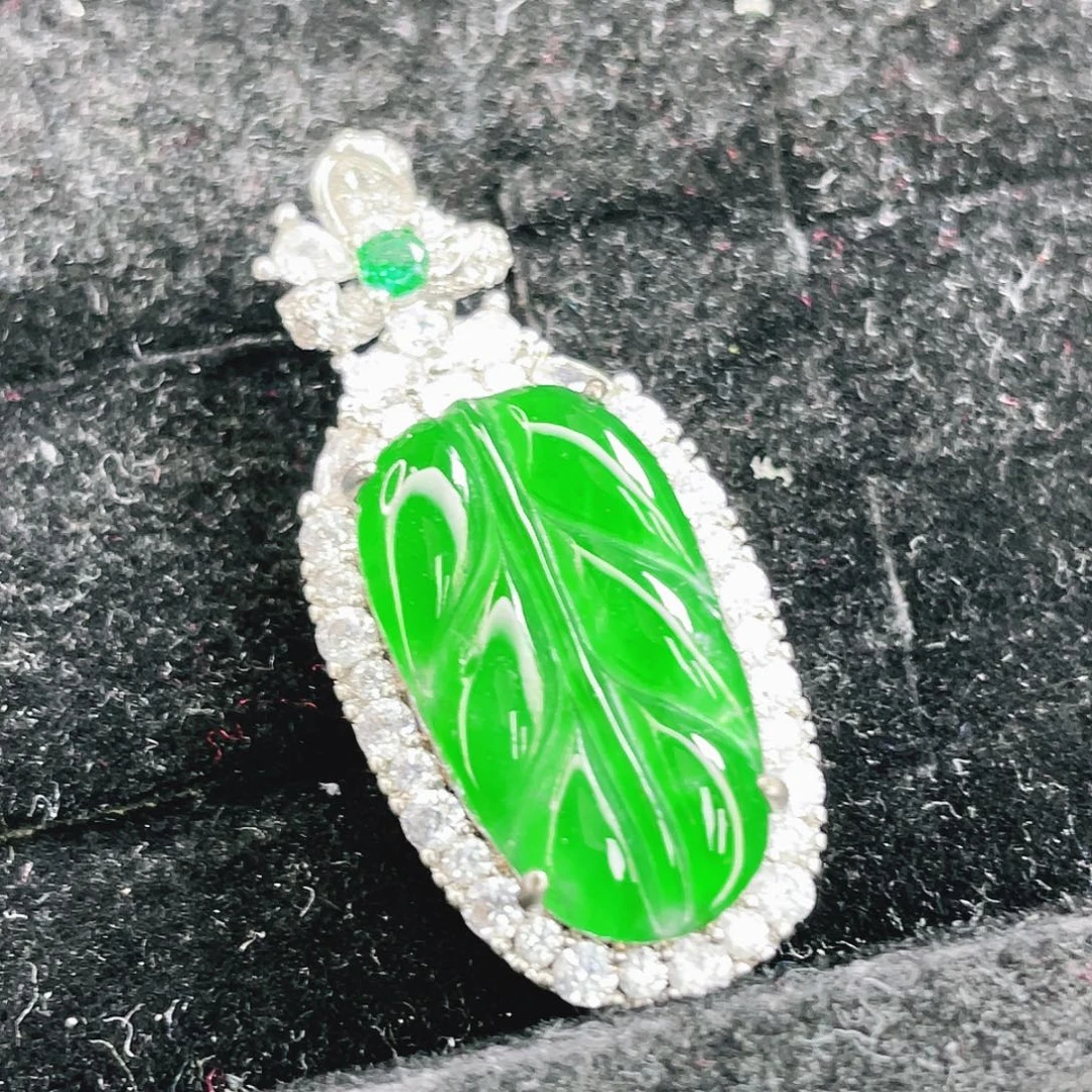 翡翠未镶嵌颈饰457