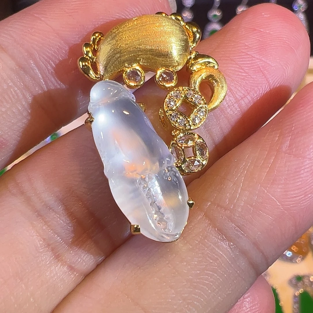 翡翠戒指18K金镶嵌玻璃种钳子螃蟹