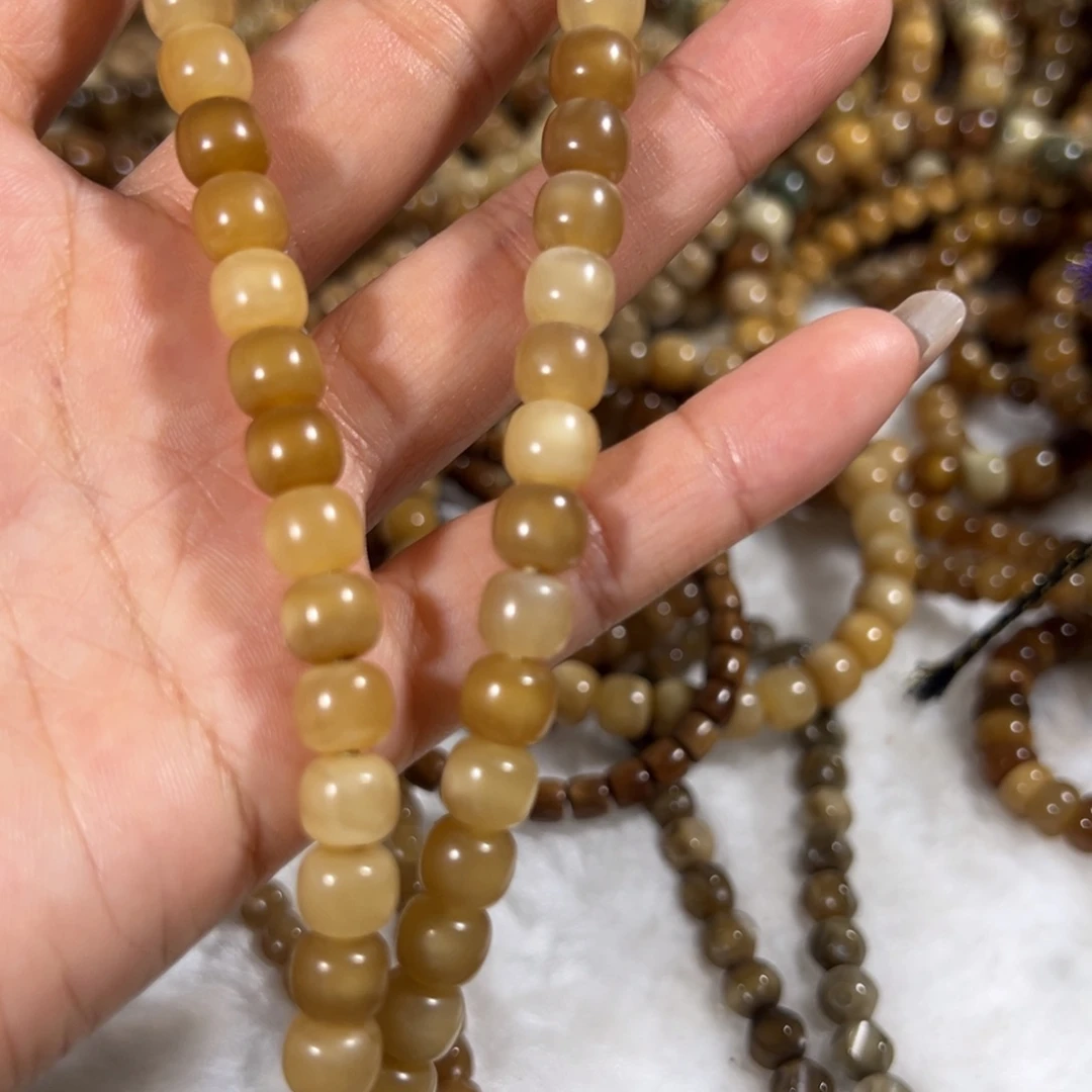 三***泰吊坠龙脊菩提玉化料老型手持