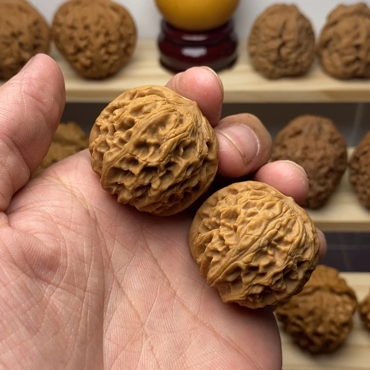 把件核桃34尺手捻龙珠狮子头