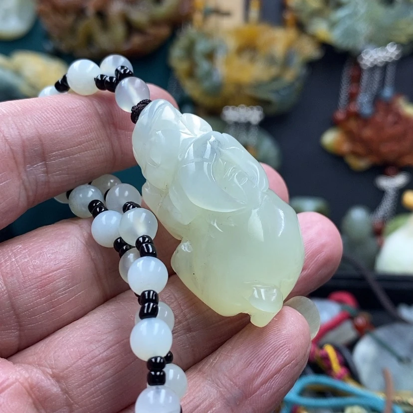 【闪购商品】蛇纹石玉未镶嵌吊坠