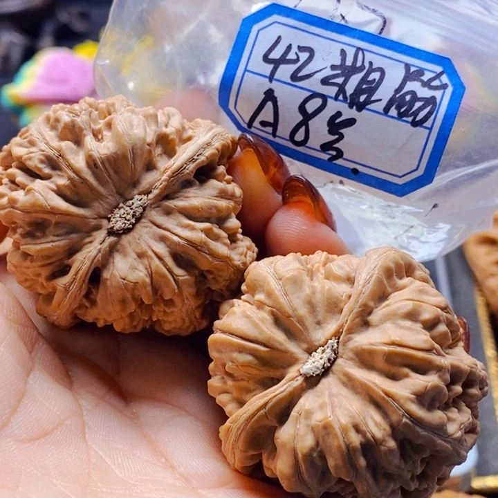 光***白吊坠文玩核桃粗筋