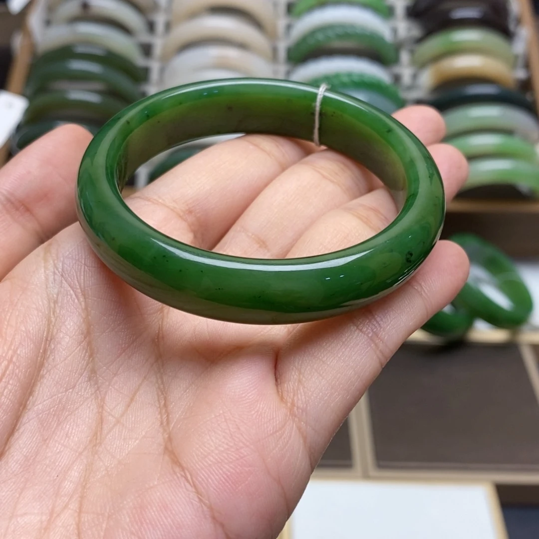 李****和田玉（碧玉）手镯未镶嵌