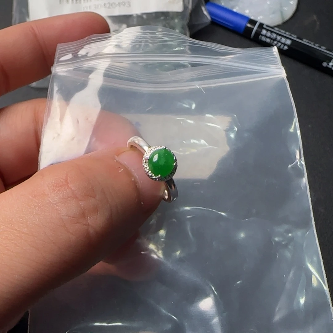 未镶嵌挂件翡翠静*?