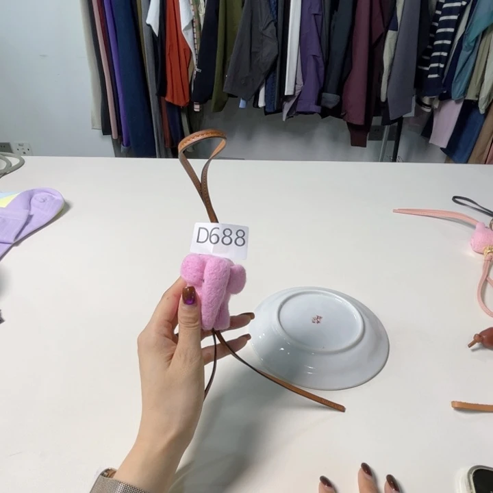 瓷片180。。。。。。。。。。。。。