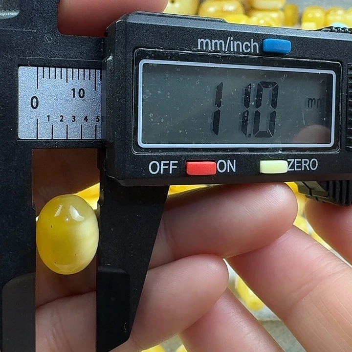 蜜蜡未镶嵌裸石18杂